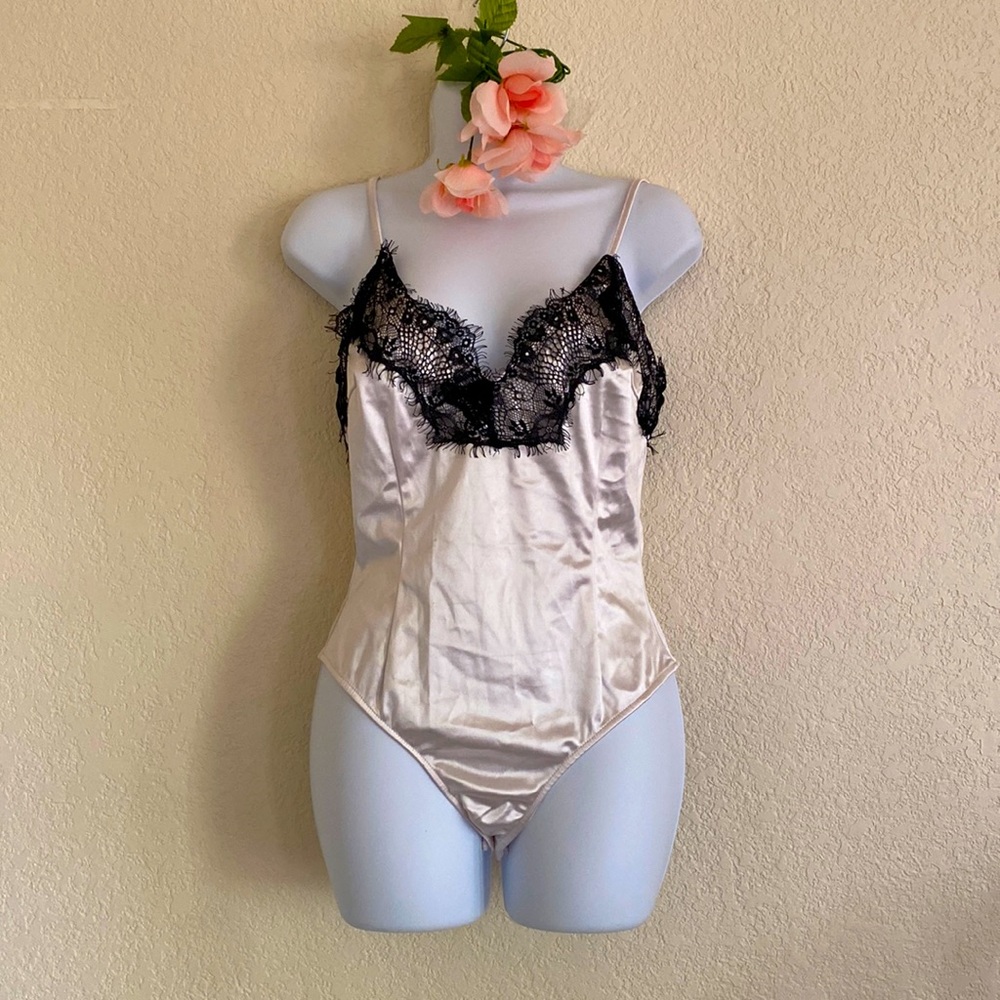 Silk Bodysuit w lace